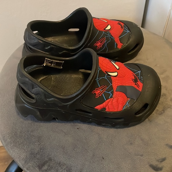 Spider-Man toddler size 9 slip on shoe - Picture 2 of 3
